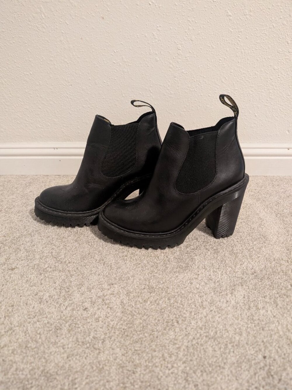 Dr. Martens Heeled Chelsea Boots — Black Leather | Size 7